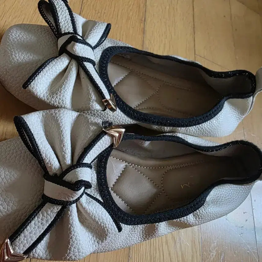 [BUNJANG] Ivory Ribbon Loafer / 아이보리 리본 로퍼