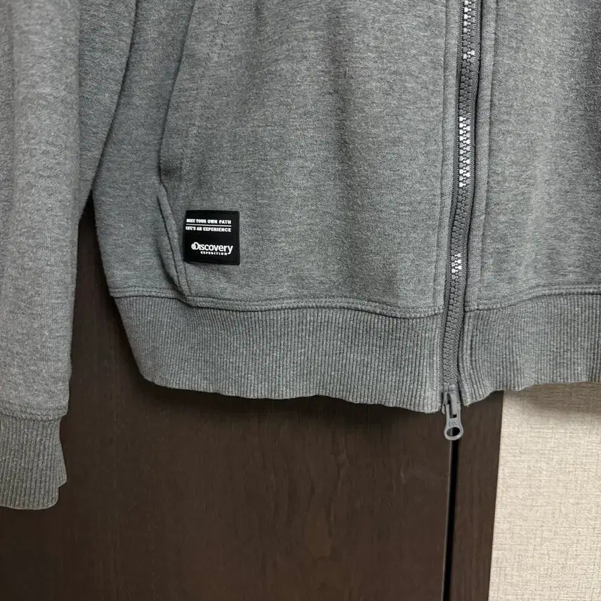 [BUNJANG] Discovery Expedition Basic Logo Hoodie Charcoal / [100]디스커버리 익스페디션 기본 로고 후드집업/차콜