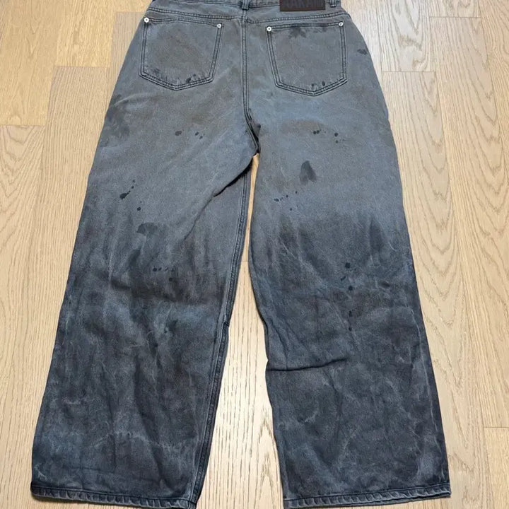 [BUNJANG] Akamm Dirty Gradient Denim Pants Gray / [2] 아캄 더티 그라데이션 데님 팬츠 그레이