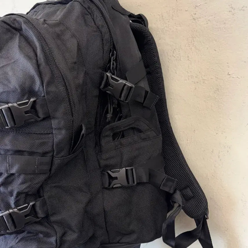 [BUNJANG] New Era Carrier Backpack Black / 뉴에라 캐리어 백팩 블랙
