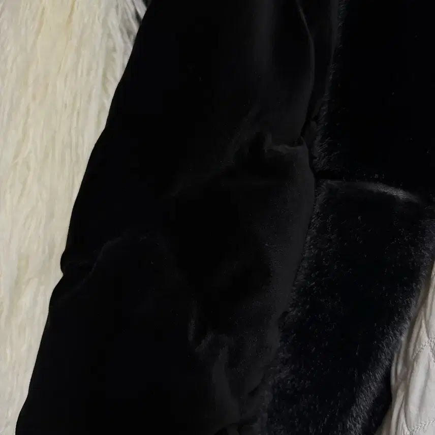 [BUNJANG] The Rose Velvet Padding / 더로랑 벨벳패딩