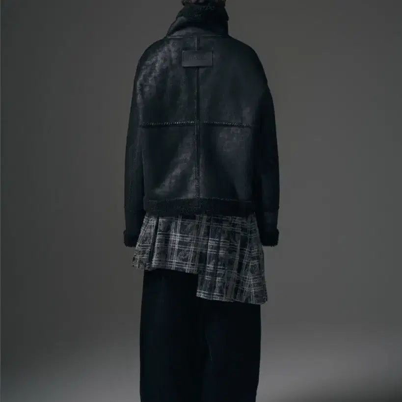 [BUNJANG] Triming Bird High Neck Zip-up Mouton Black / 트리밍버드 하이넥 집업 무스탕 블랙