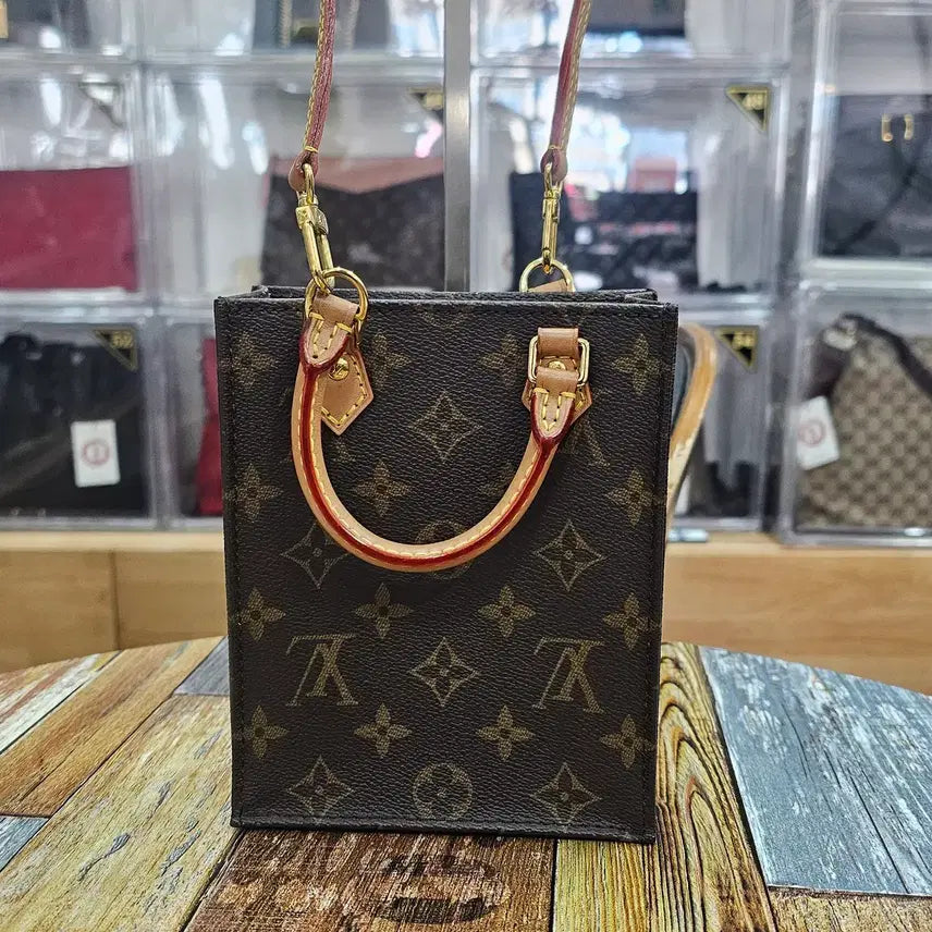 [BUNJANG] Louis Vuitton M69442 Petite Sac Plat / 루이비통 쁘띠 삭플라 M69442