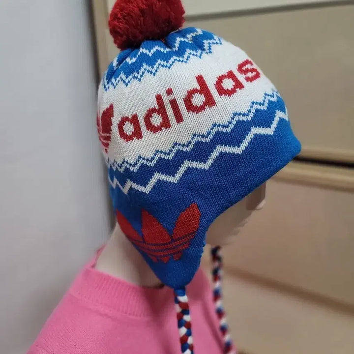 [BUNJANG] Adidas Knit Earflap Hat / 아디다스 털방울 니트 귀돌이 모자 FREE