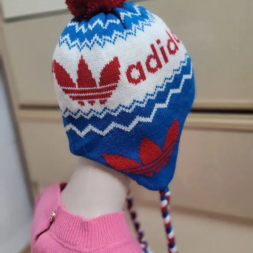 [BUNJANG] Adidas Knit Earflap Hat / 아디다스 털방울 니트 귀돌이 모자 FREE