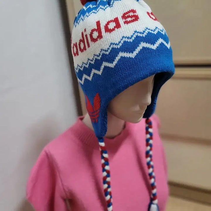 [BUNJANG] Adidas Knit Earflap Hat / 아디다스 털방울 니트 귀돌이 모자 FREE