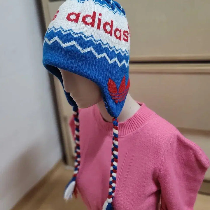[BUNJANG] Adidas Knit Earflap Hat / 아디다스 털방울 니트 귀돌이 모자 FREE