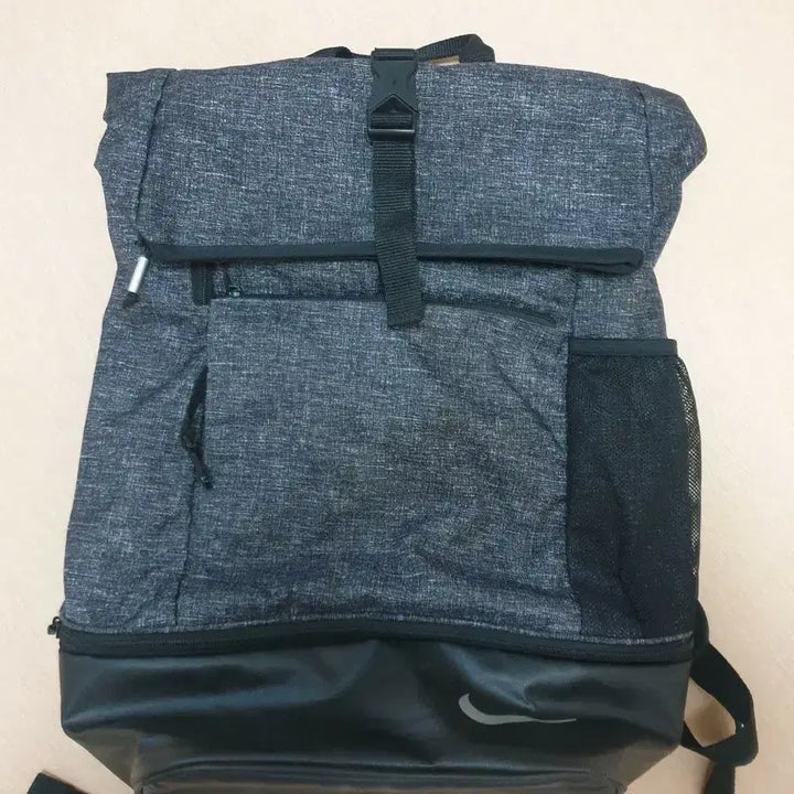 [BUNJANG] Nike Roll Top Backpack Gray / 나이키 롤탑 백팩 회색
