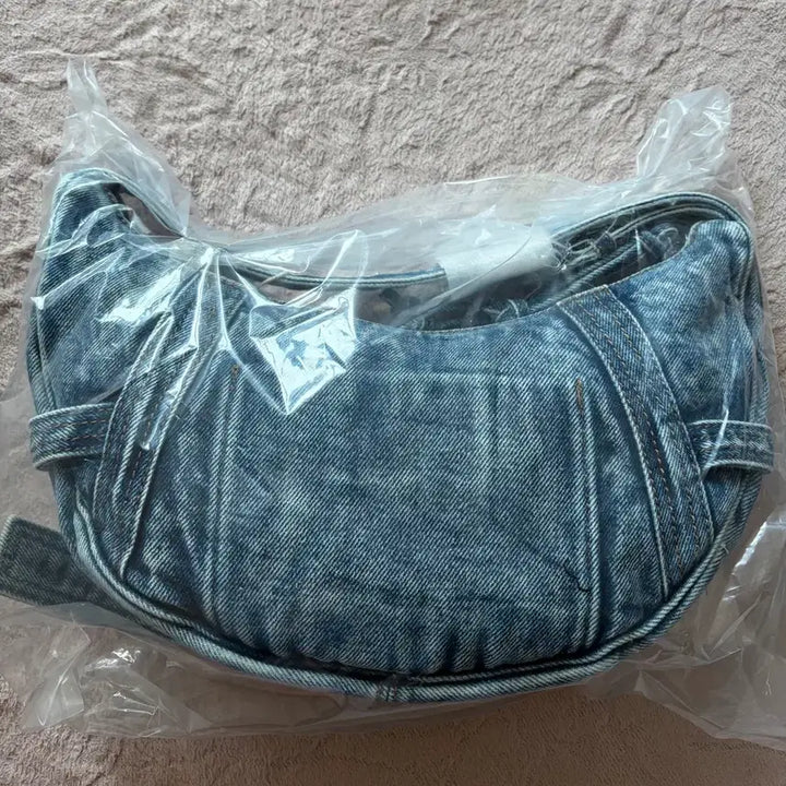 [BUNJANG] Matinkim Denim Hobo Bag / 마뗑킴 데님 호보백 블루