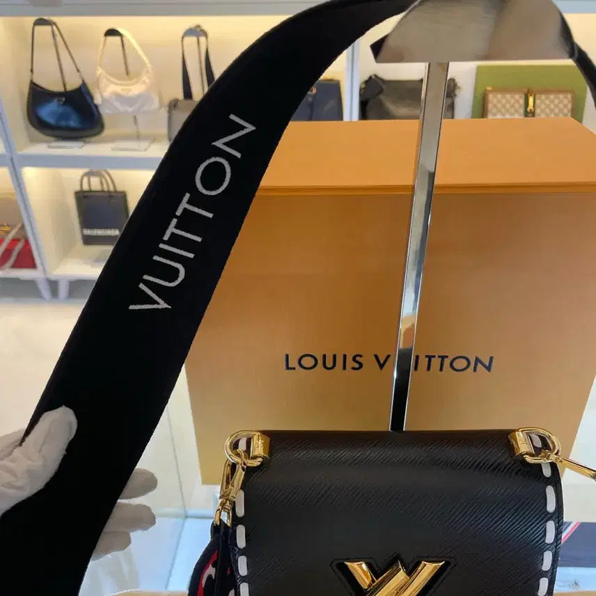 [BUNJANG] Louis Vuitton Twist PM Shoulder Bag / [정품] 루이비통 트위스트 pm 숄더 백