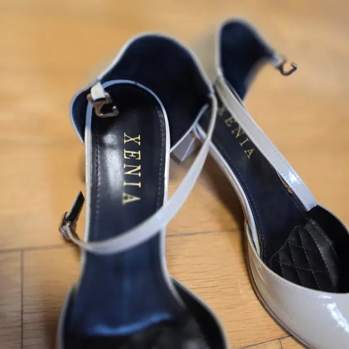 [BUNJANG] XENIA Beige Slingback Pumps (240) / [정품]  XENIA 베이지 슬링백 펌프스 240
