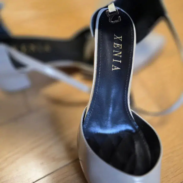 [BUNJANG] XENIA Beige Slingback Pumps (240) / [정품]  XENIA 베이지 슬링백 펌프스 240