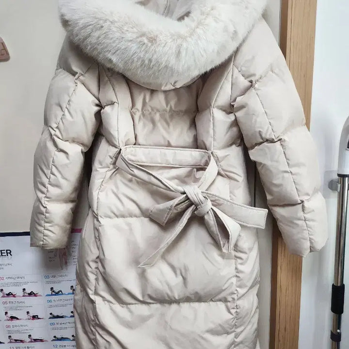 [BUNJANG] Mise-en-scene Slim Fit Long Padded Jacket (Ivory, M) / 미쏘 슬림핏 롱패딩 아이보리(M)