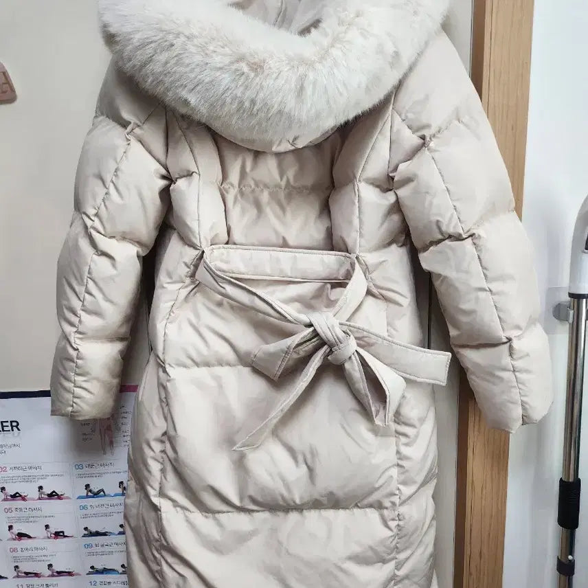 [BUNJANG] Mise-en-scene Slim Fit Long Padded Jacket (Ivory, M) / 미쏘 슬림핏 롱패딩 아이보리(M)