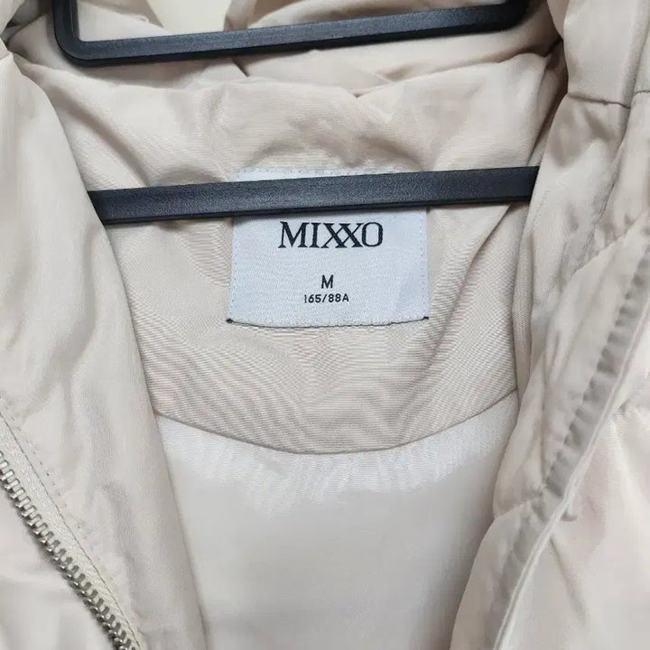 [BUNJANG] Mise-en-scene Slim Fit Long Padded Jacket (Ivory, M) / 미쏘 슬림핏 롱패딩 아이보리(M)