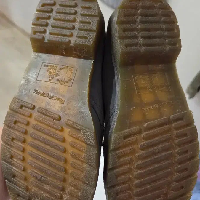 [BUNJANG] Dr. Martens Suede Derby Shoes Gray / 닥터마틴 스웨이드 더비 슈즈 그레이