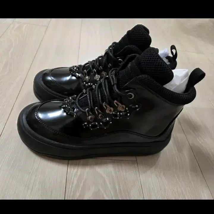 [BUNJANG] Suecomma Bonnie Gemstone Sneakers (240) / 새상품)슈콤마보니 신상품 보석스니커즈 240사이즈