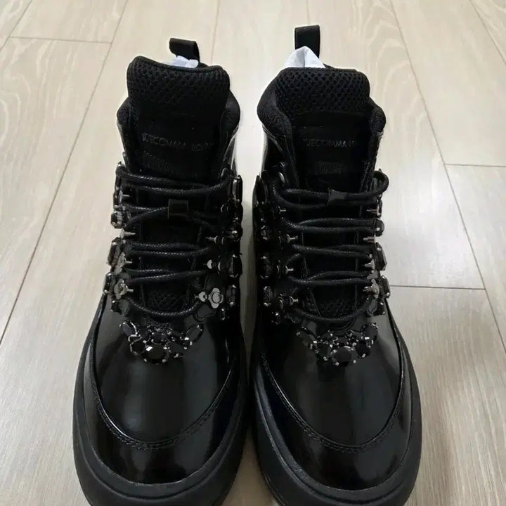 [BUNJANG] Suecomma Bonnie Gemstone Sneakers (240) / 새상품)슈콤마보니 신상품 보석스니커즈 240사이즈