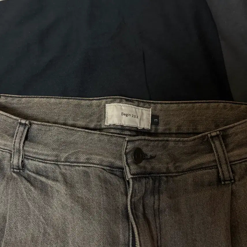 [BUNJANG] Begin202 Veneta Two Tuck Denim Gray Pants / 비긴202 베네타 투턱 데님 그레이 3 size