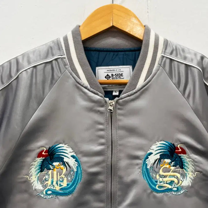 [BUNJANG] Vintage Satin Varsity Jacket - Silver / VIntage 스카잔 새틴 바시티 자켓 블루종 L 실버