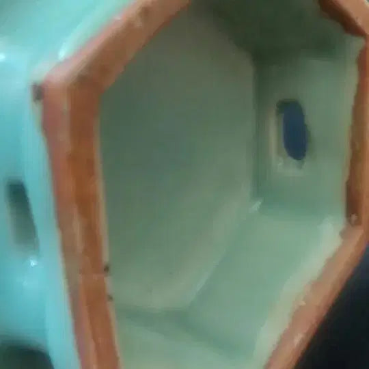 [BUNJANG] Yongcheon-yo Hexagonal Vase / 용천요 6각  양이병