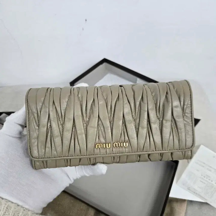 [BUNJANG] Miu Miu Matelassé Long Wallet / [정품][A급] 미우미우 마테라쎄 장지갑