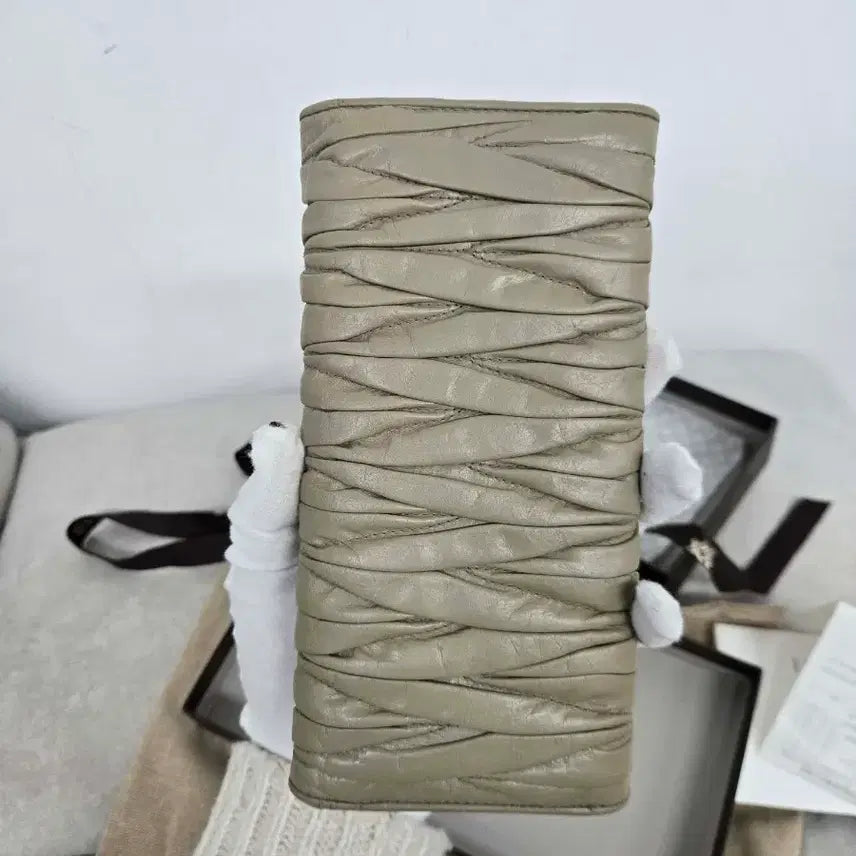 [BUNJANG] Miu Miu Matelassé Long Wallet / [정품][A급] 미우미우 마테라쎄 장지갑