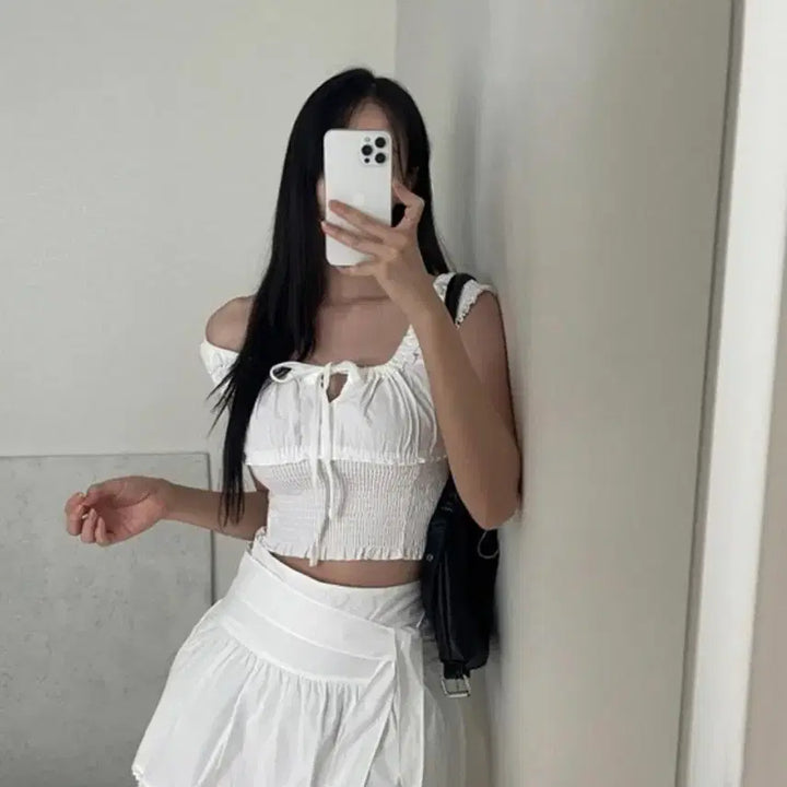 [BUNJANG] White Contrast Check Smocked Crop Sleeveless Lace Blouse / [화이트] 배색 체크 스모크 크롭 나시 레이스블라우스