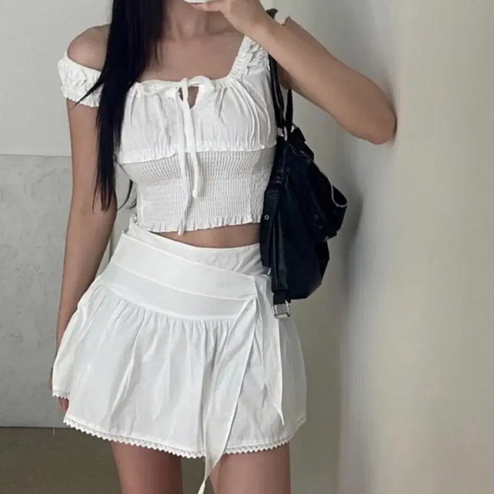 [BUNJANG] White Contrast Check Smocked Crop Sleeveless Lace Blouse / [화이트] 배색 체크 스모크 크롭 나시 레이스블라우스