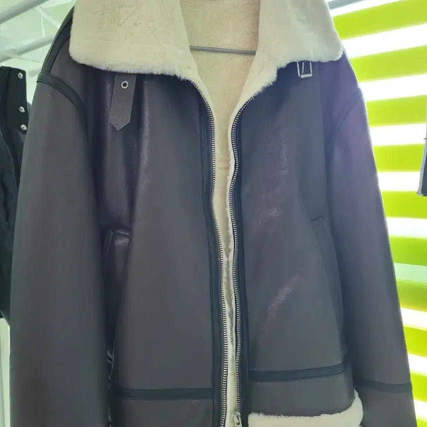 [SOLD OUT] 무스탕 스타일 브라운 자켓