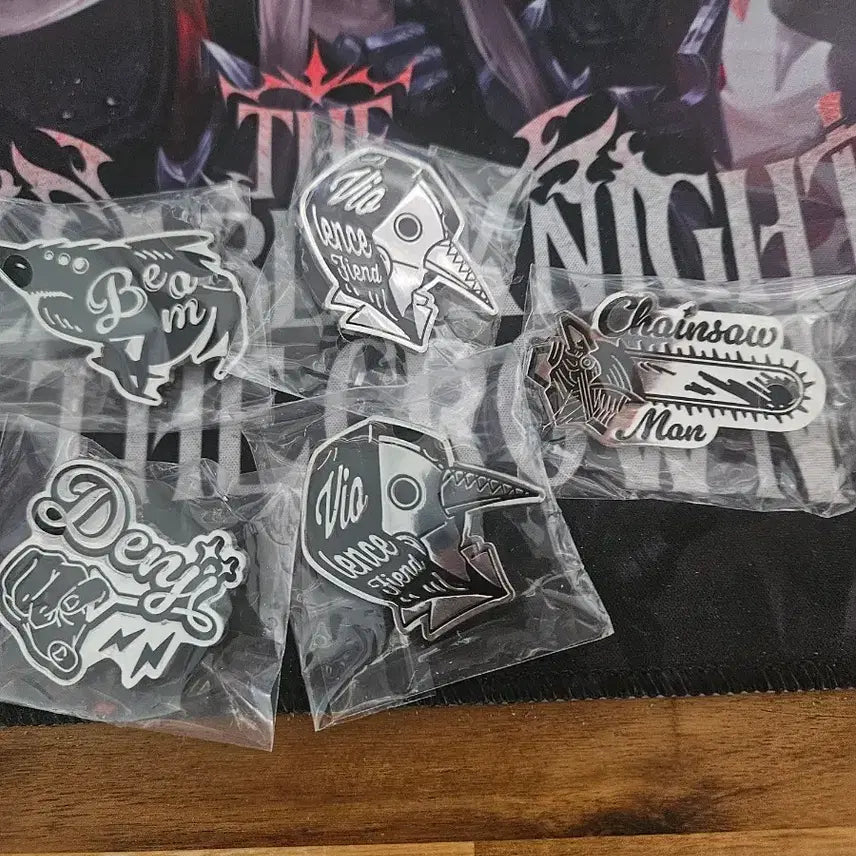 [BUNJANG] Chainsaw Man Pin Badges / 체인소맨 핀뱃지