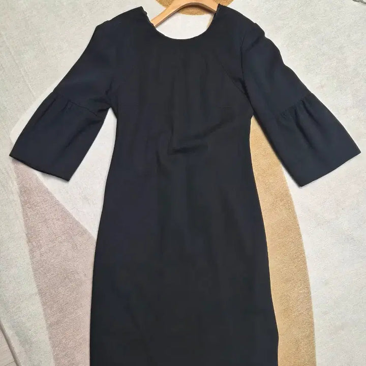 [BUNJANG] 100% Wool Black 3/4 Sleeve High-Waisted Midi Dress / 동영상있음) 간절기용 울100% 블랙 칠부 하이웨스트 원피스 55,66