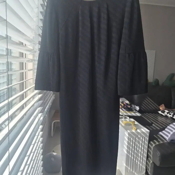 [BUNJANG] 100% Wool Black 3/4 Sleeve High-Waisted Midi Dress / 동영상있음) 간절기용 울100% 블랙 칠부 하이웨스트 원피스 55,66