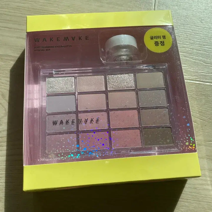 [BUNJANG] WAKEMAKE Lavender Blurring Palette + Glitter Gem / (새상품) 웨이크메이크 소프트블러링 아이팔레트 라벤더블러링 + 글리터 잼