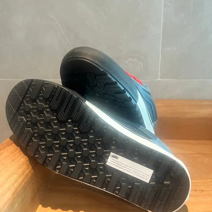 [BUNJANG] Vans Premium New Skool MTE-1 (Size 275) / 반스 프리미엄 뉴 스쿨 Mte-1, 275