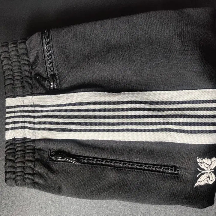 [BUNJANG] Needles Track Pants Narrow Fit Black and White / 니들스 트랙팬츠 네로우핏 검흰 s사이즈