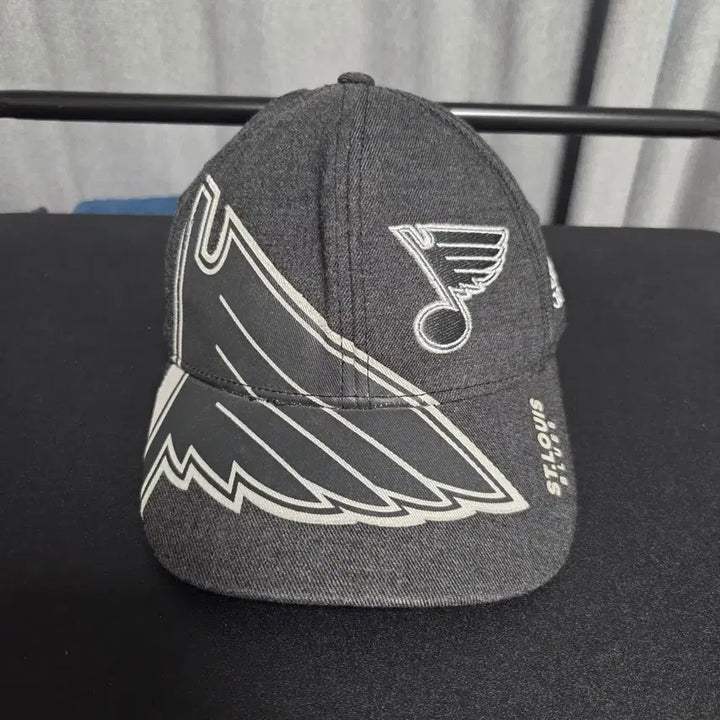 [BUNJANG] Adidas NHL Baseball Cap Hat L-XL / Adidas 아디다스 NHL 캡 모자 L-XL