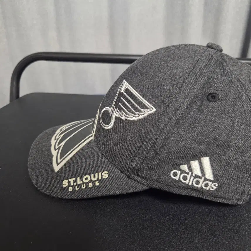 [BUNJANG] Adidas NHL Baseball Cap Hat L-XL / Adidas 아디다스 NHL 캡 모자 L-XL