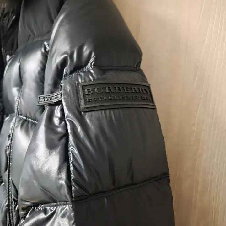[BUNJANG] Burberry Black Fur Padded Jacket / 버버리 블랙 퍼 패딩 점퍼