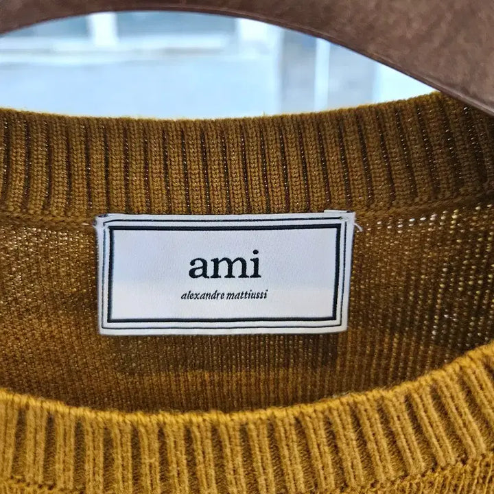 [BUNJANG] AMI Small Heart Logo Mustard Knit Sweater / [정품/새상품급] 아미 스몰 하트 로고 머스타드색 니트 S사이즈