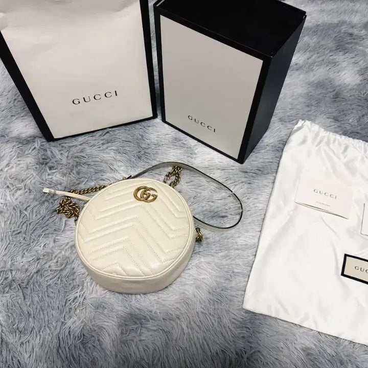 [BUNJANG] Gucci GG Marmont Matelassé Mini Tambourine Bag Ivory / 구찌 GG 마몬트 마틀라세 미니 탬버린백 아이보리 정품(풀박스)