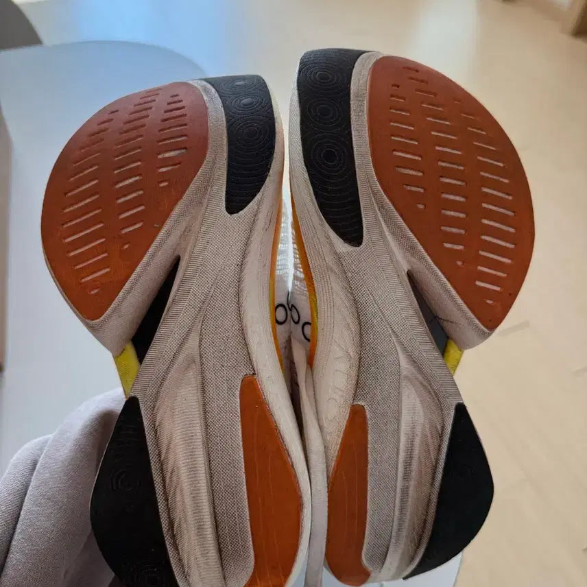 [BUNJANG] Saucony Endorphin Elite 2 245 / 써코니 엔돌핀엘리트2 245