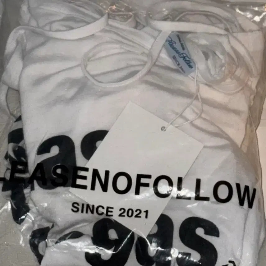 [BUNJANG] Please No Follow Sara Lettering Shirring White Shirt / 택o새상품)플리즈노팔로우Sara Lettering Shirring 화이트