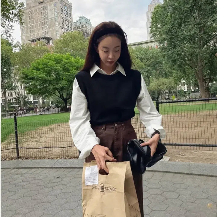 [BUNJANG] MocoBling Round Vest Black / 모코블링 라운드 베스트 블랙