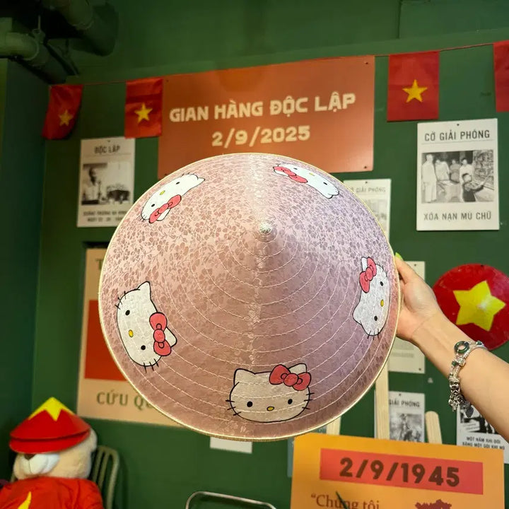 [BUNJANG] Colorful Vietnamese Hat + Kitty Design / 컬러풀 베트남 전통 모자 + 키티 디자인