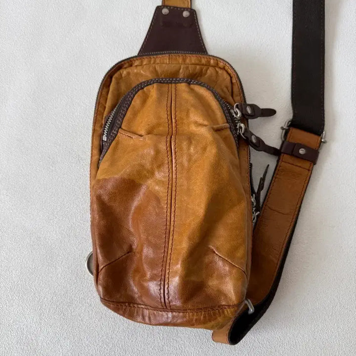[BUNJANG] IKETEI Leather Sling Bag (Japan) / IKETEI 레더 슬링백(JAPAN)