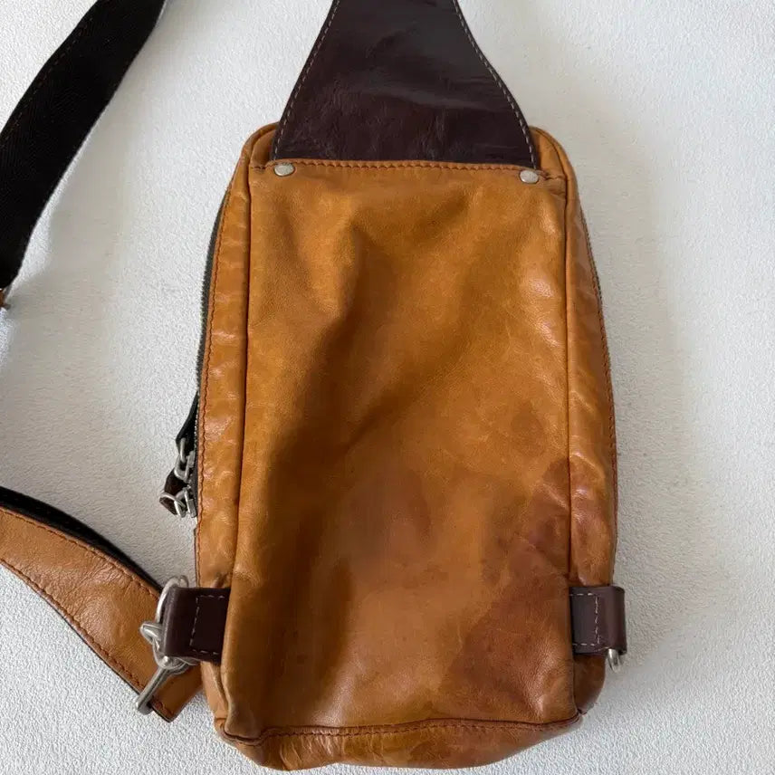 [BUNJANG] IKETEI Leather Sling Bag (Japan) / IKETEI 레더 슬링백(JAPAN)