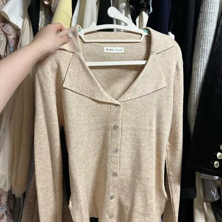 [BUNJANG] Beige Knit Cardigan / 니트 베이지색 가디건