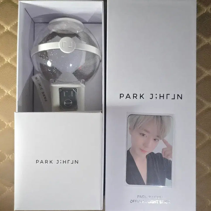 [BUNJANG] Park Jihoon Light Stick Unused / 박지훈 응원봉 뽑봉 포카 포함 미사용 보관 왕과 사는 왕사남
