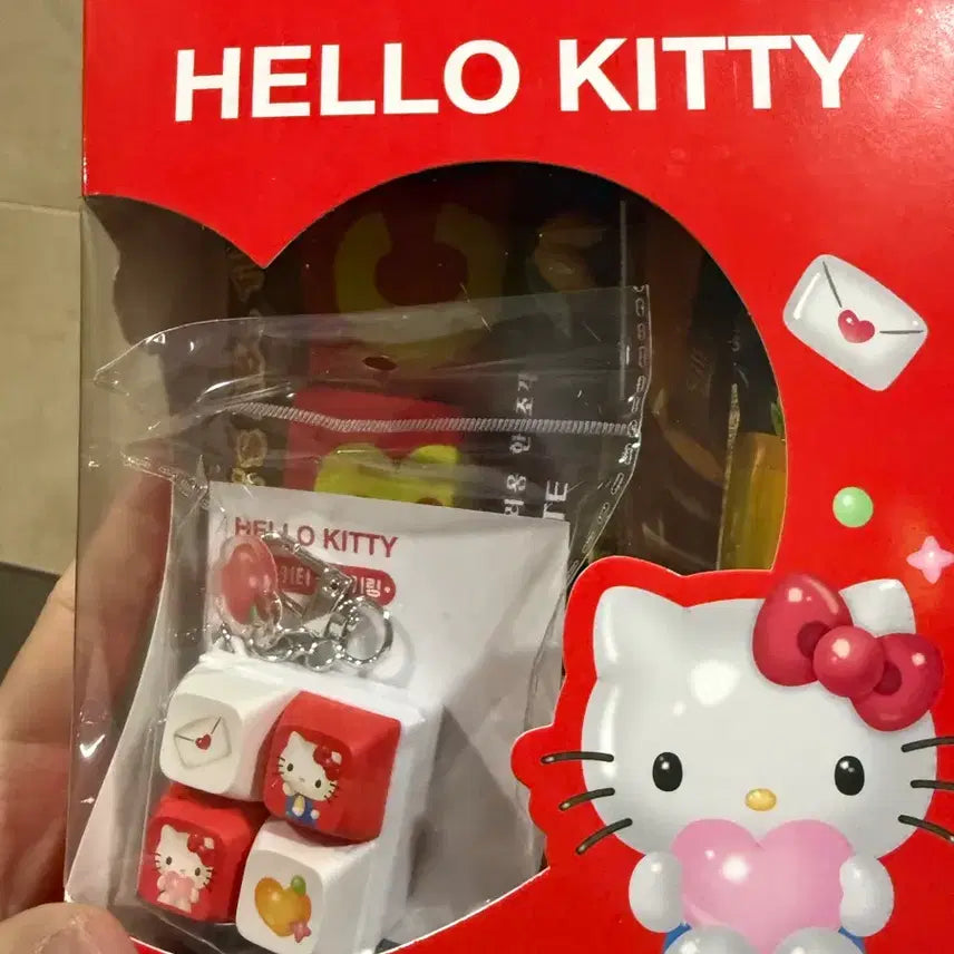 [BUNJANG] Hello Kitty Keycap Keyring / 세븐일레븐 헬로키티 키캡 키링 동봉 새상품